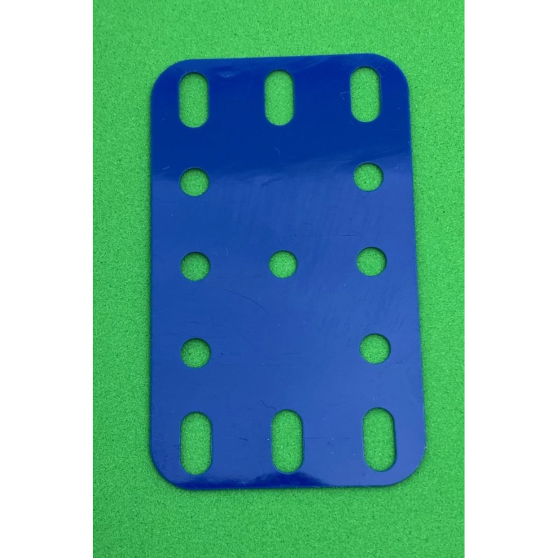 Plaque flexible 3x5 trous (40x60mm) en plastique bleu