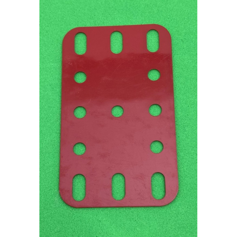 Plaque flexible 3x5 trous (40x60mm) en plastique rouge