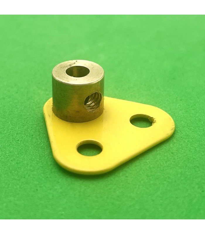 Triangular plate 2 h (25 mm) with boss yellow Triangular plate 2 h (25 mm) with boss yellow